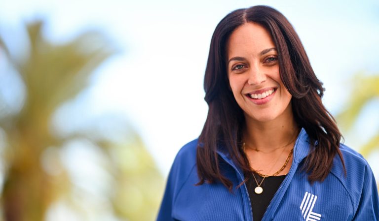 INTERVIEW: HENNI TAKES THE LEAD