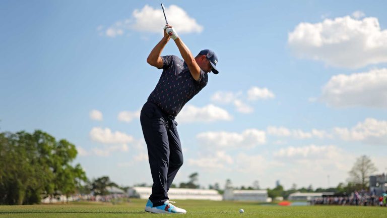 How to hit Gary Woodland’s signature stinger with 2 simple moves